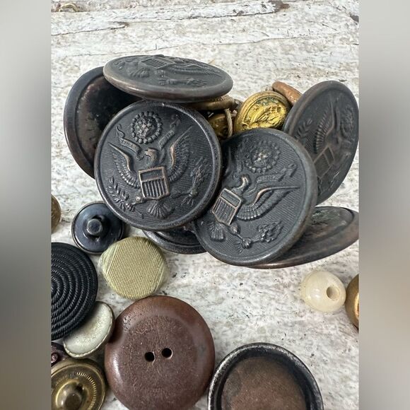 Antique Misc Button Lot Of 64 Craft Sewing Lot - Picture 8 of 10